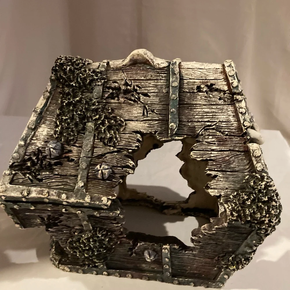 Aquarium treasure chest decor large